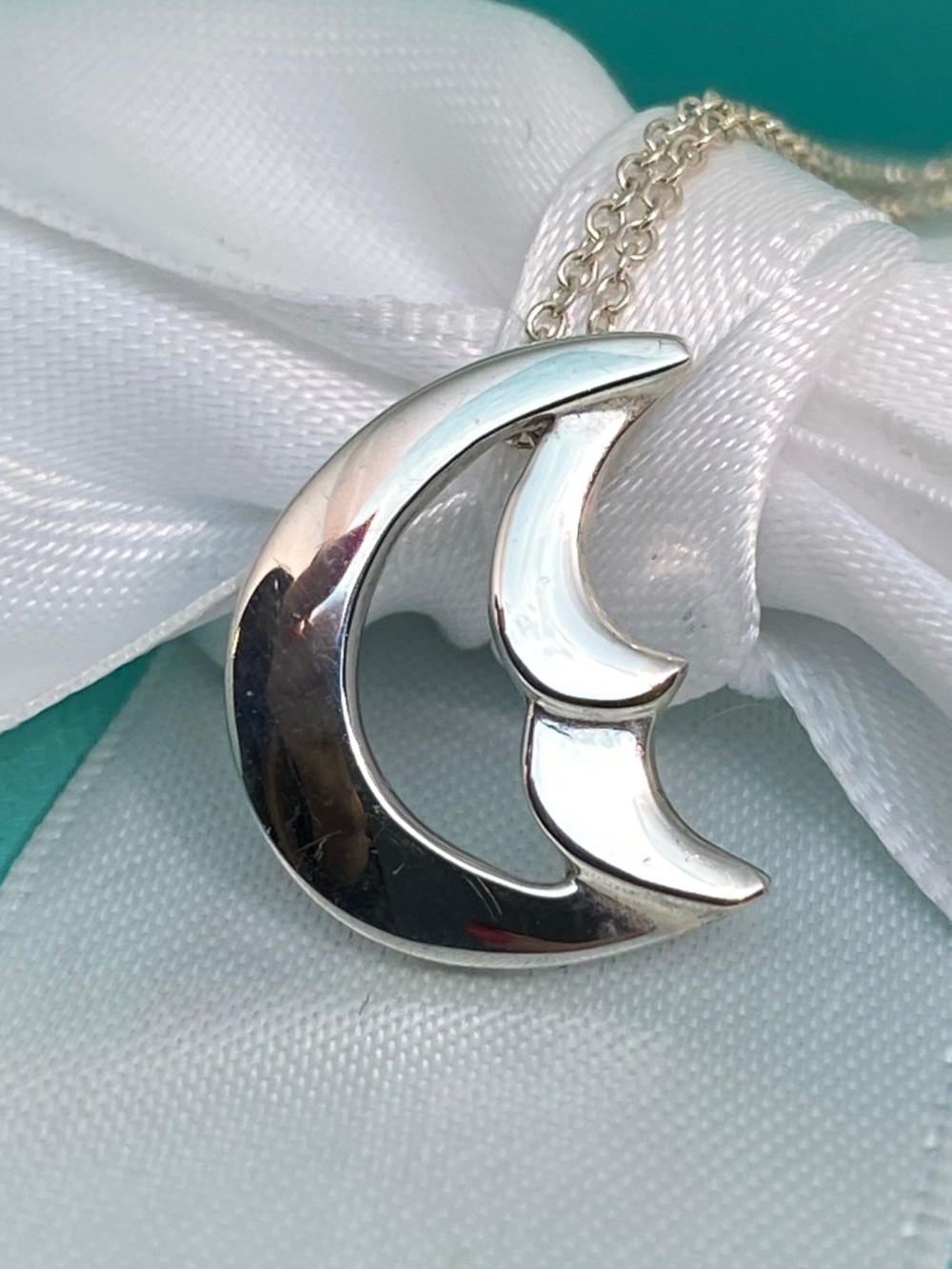 Tiffany Co.Crescent Moon Paloma Picasso Necklace Silver 925 16” with box